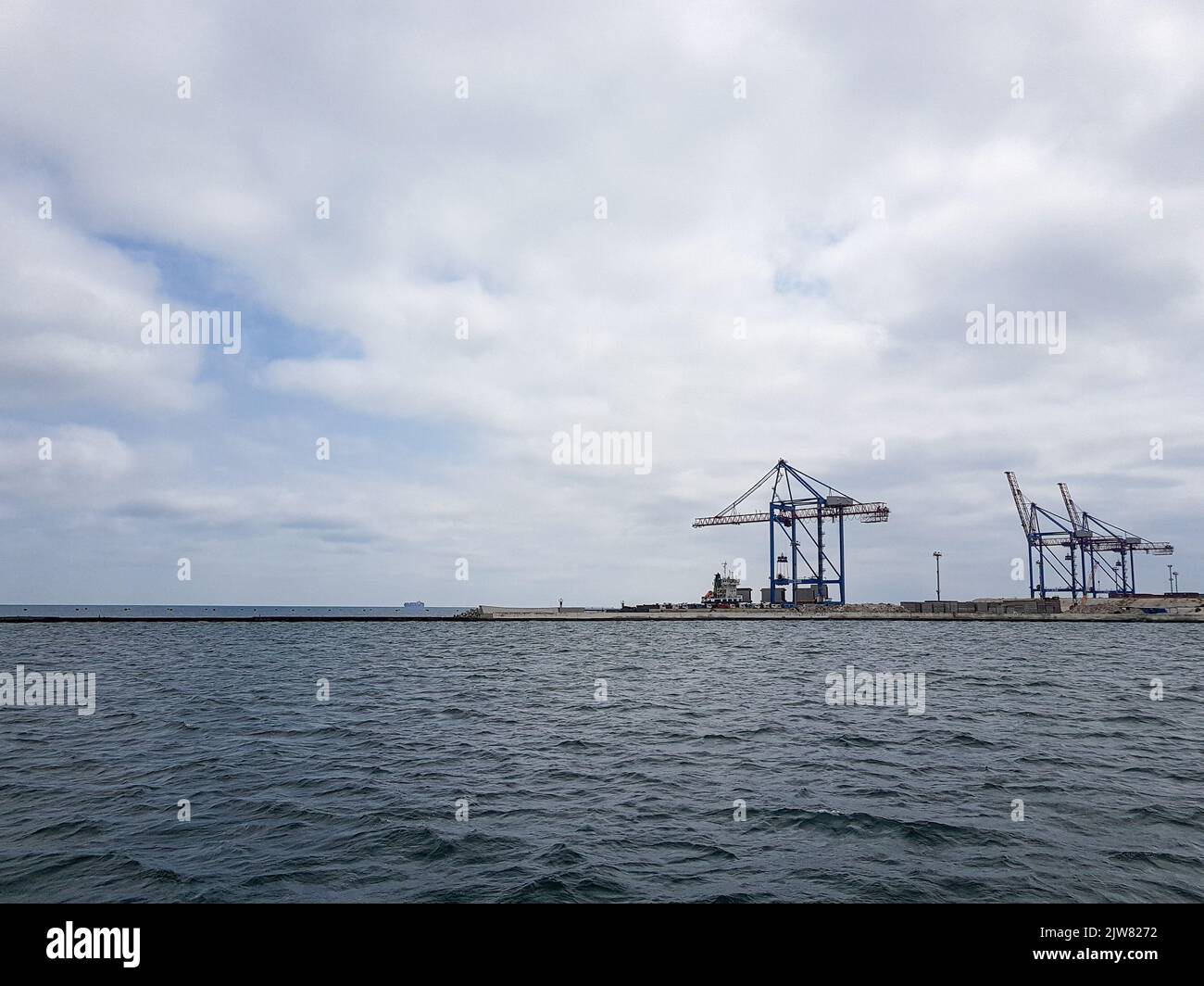 Prise de vue en paysage d'un arrière-plan industriel de ville portuaire Banque D'Images