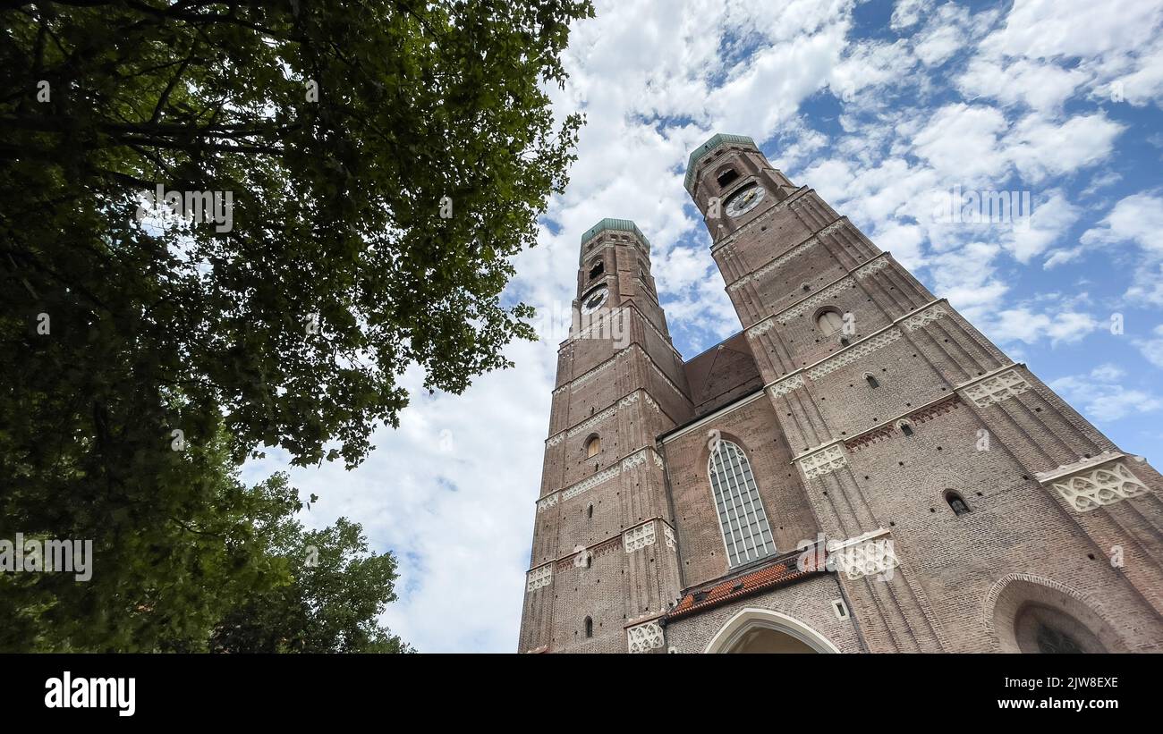 Cathédrale Frauenkirche dans le centre de Munich, en Allemagne Banque D'Images