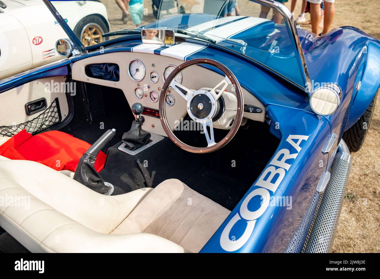 Old Buckenham, Norfolk, Royaume-Uni – 03 septembre 2022. L'intérieur d'une voiture de sport AC Cobra exposée lors du salon annuel gratuit de l'auto Banque D'Images