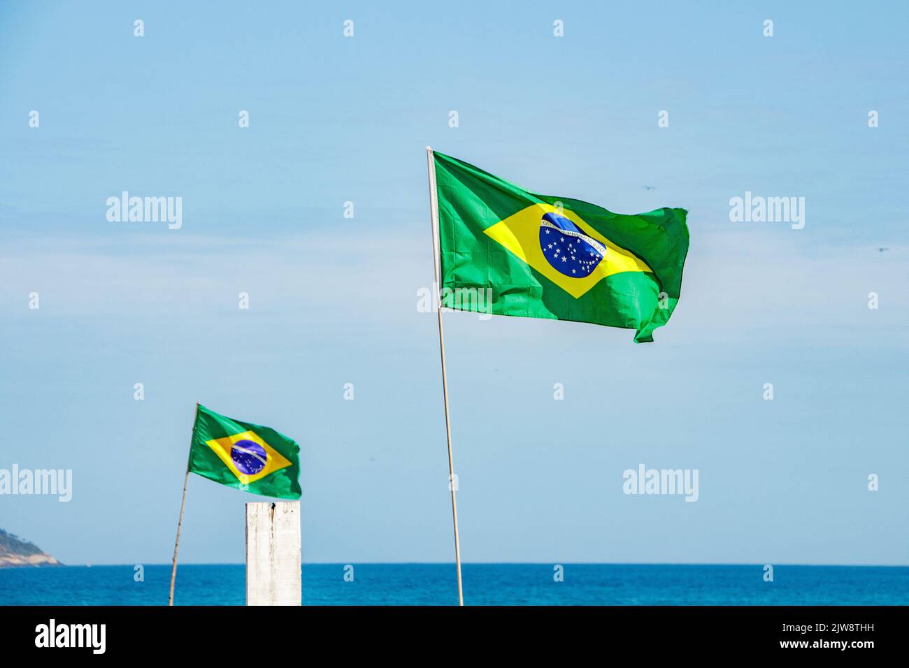 Drapeau brésilien en plein air à Rio de Janeiro. Banque D'Images