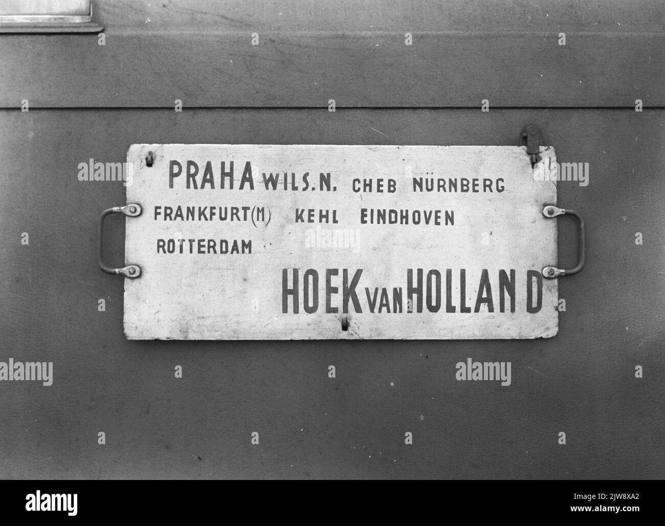 Image d'une plaque de prix sur un train Praha (Prague) à destination de Hoek van Holland. Banque D'Images