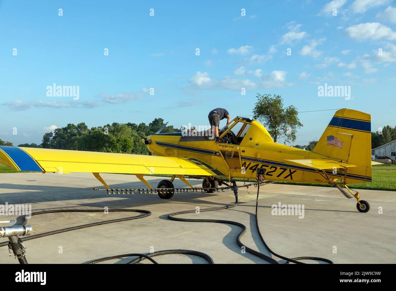 Crop Duster plane, à l'aéroport, E USA, par James D Coppinger/Dembinsky photo Assoc Banque D'Images