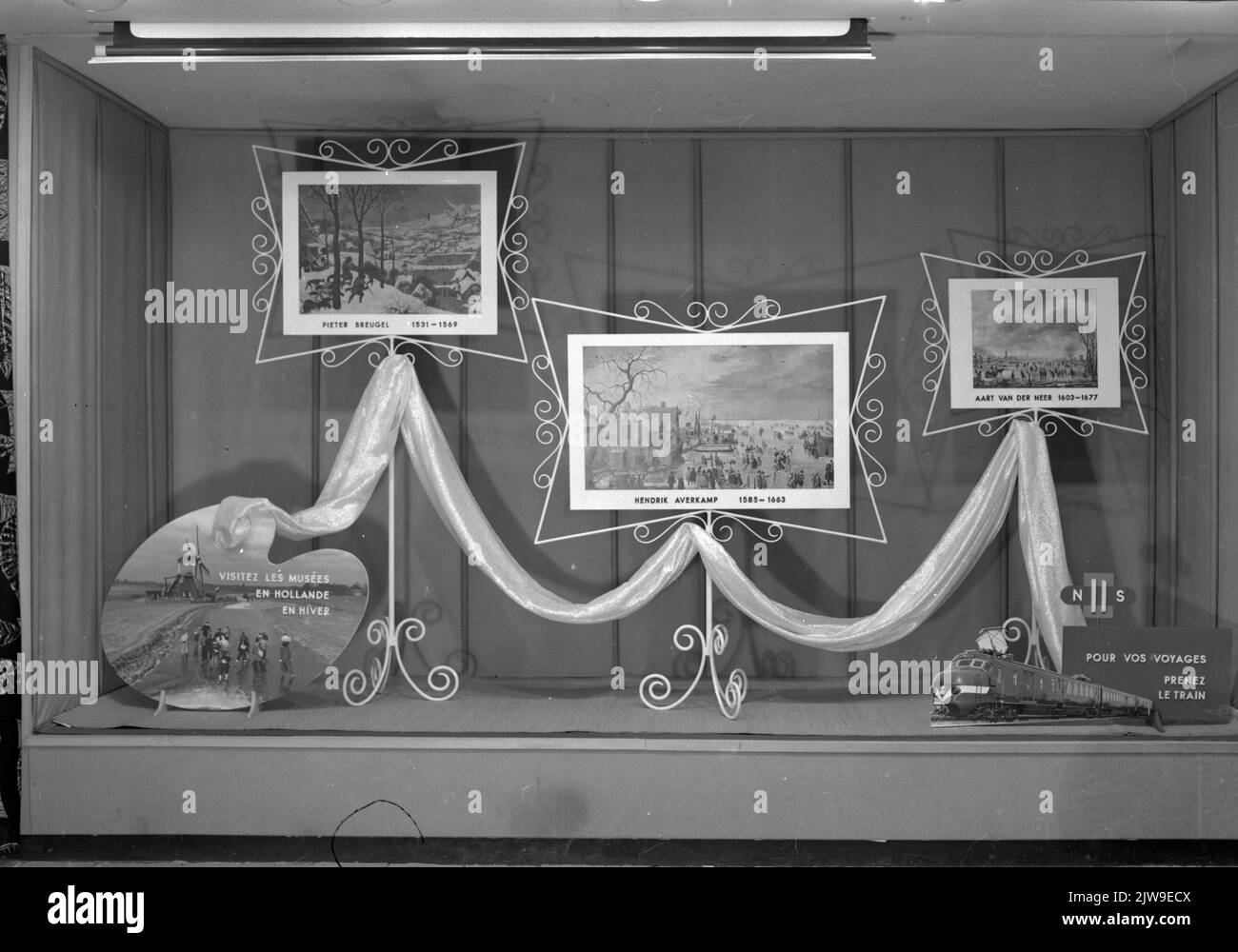 Image d'une fenêtre de magasin de la N.S. Lors d'une exposition (B.B.R. / Agent commercial Paris) à Amsterdam. Banque D'Images