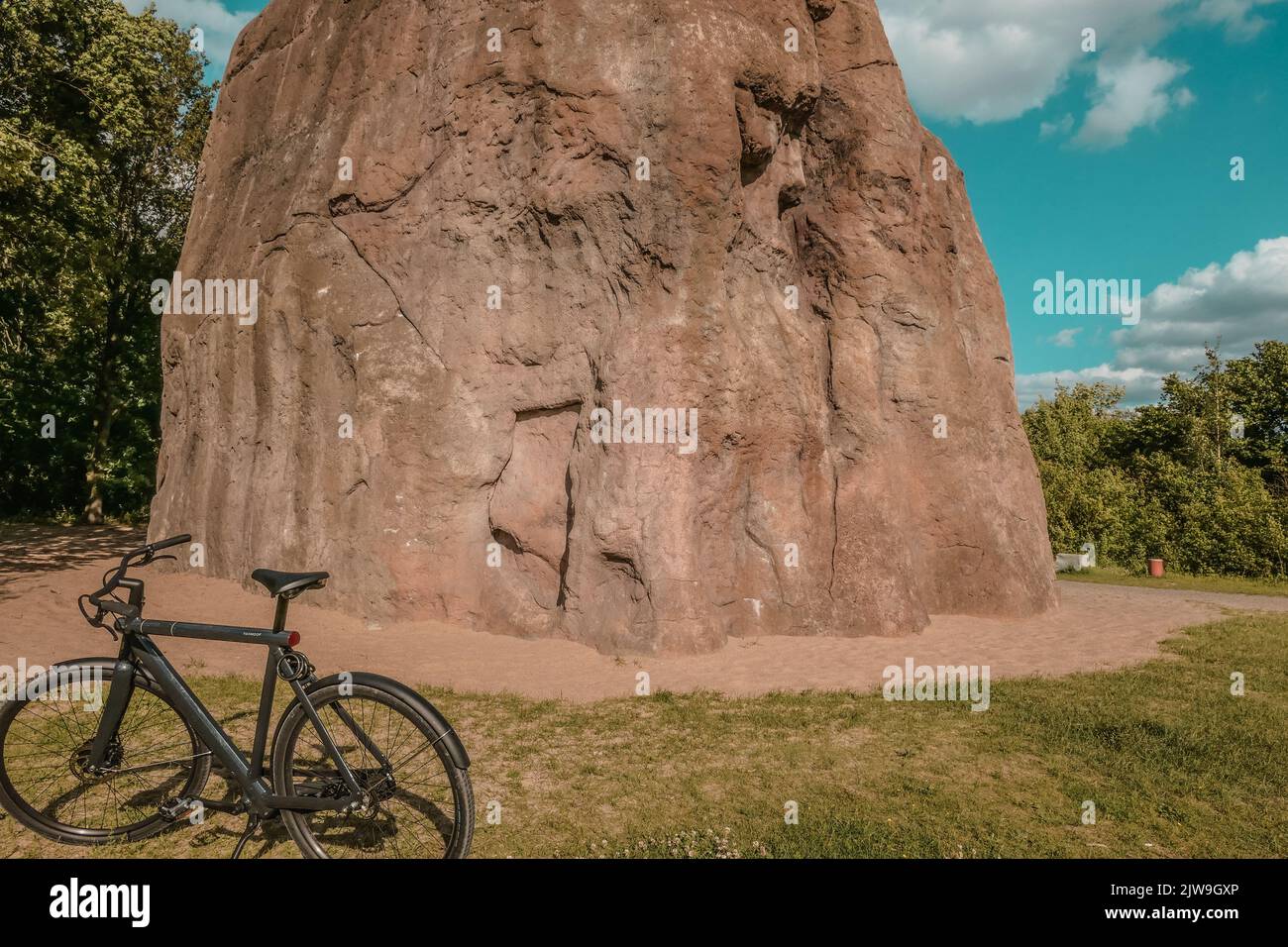Monument de sculpture de roche pour un avenir oublié Banque D'Images