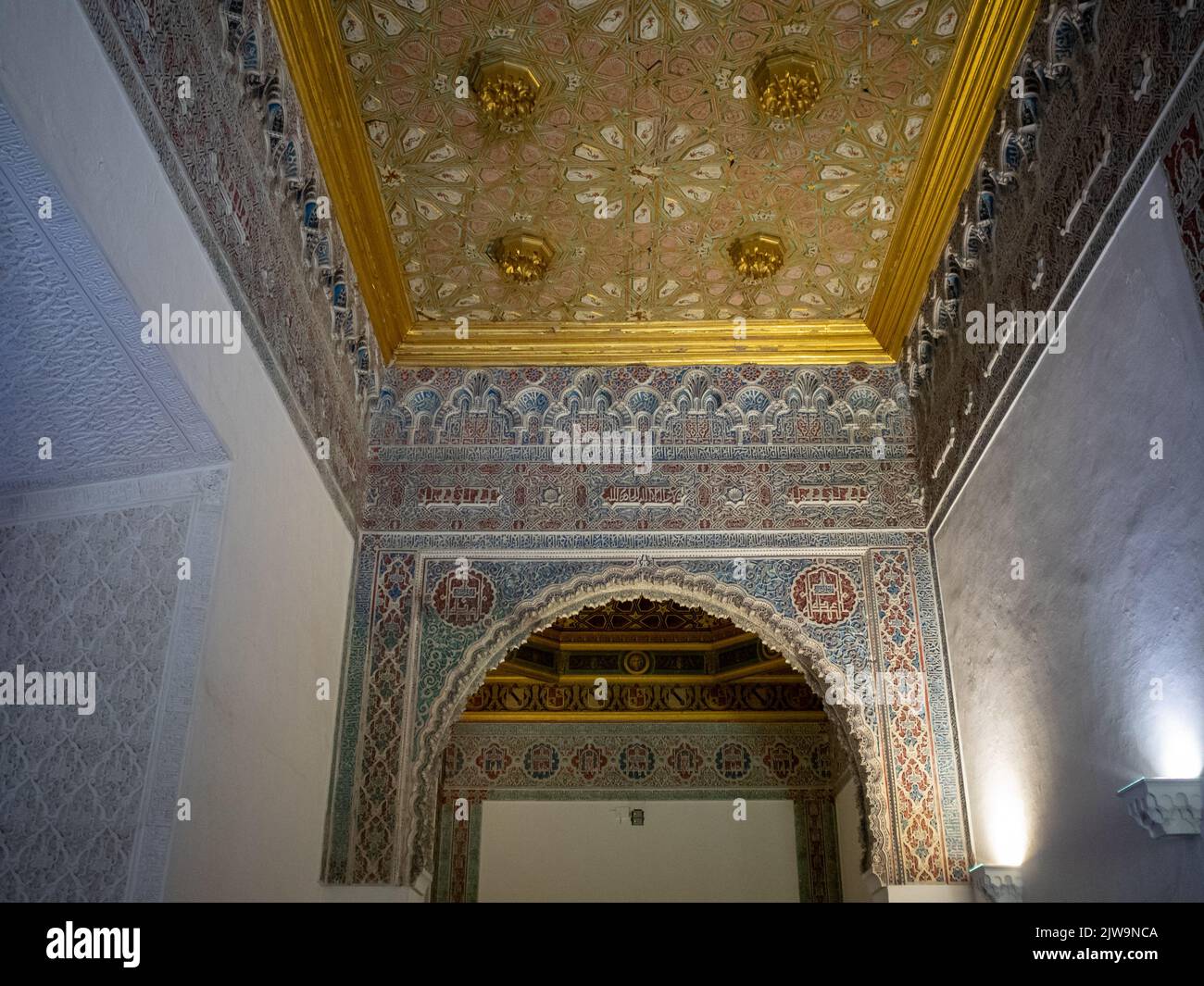 Détail plafond de la chambre Prince, Alcazar de Séville Banque D'Images