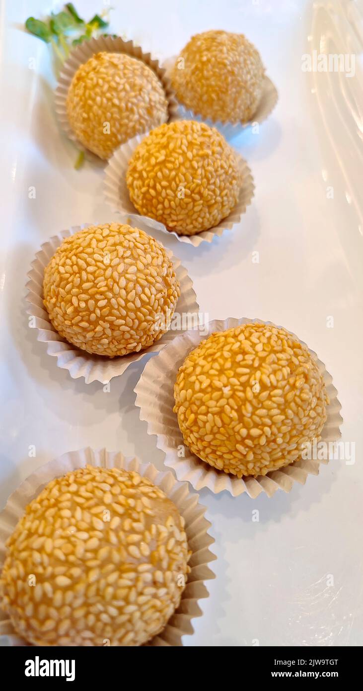 Boulettes de sesame frites chinoises (Jian Dui) Banque D'Images