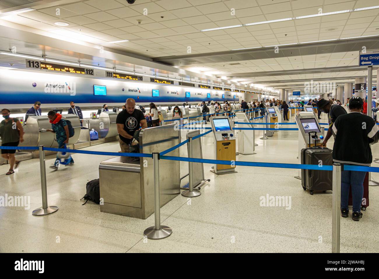 Miami Florida, terminal MIA de l'aéroport international de Miami, comptoir d'enregistrement de vol du terminal American Airlines, barrières de file d'attente, États-Unis États-Unis NOR Banque D'Images