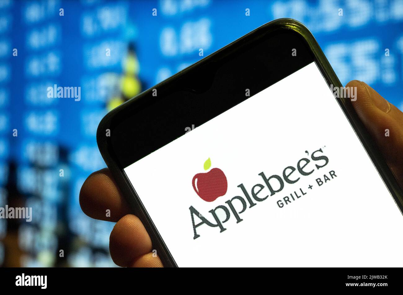Chine. 25th juillet 2022. Dans cette illustration, le logo de la chaîne de restaurants-sandwichs américaine Applebee's est affiché sur l'écran d'un smartphone. (Credit image: © Budrul Chukrut/SOPA Images via ZUMA Press Wire) Banque D'Images