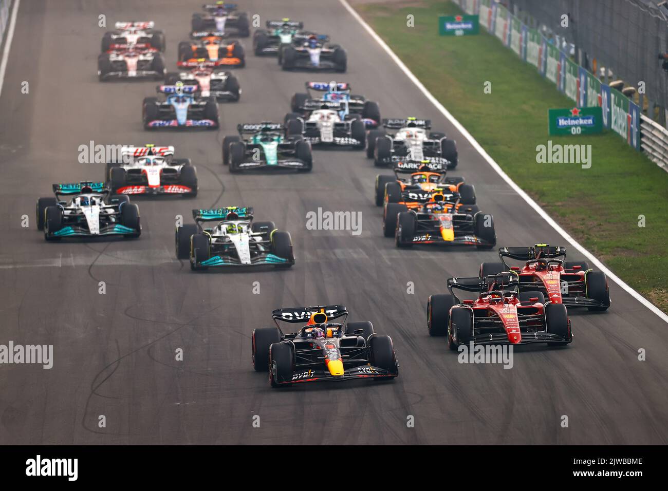 Zandvoort, pays-Bas. 4th septembre 2022. Les coureurs participent au Grand Prix de Formule 1 au circuit de Zandvoort, aux pays-Bas, le 4 septembre 2022. Credit: Qian Jun/Xinhua/Alay Live News Banque D'Images