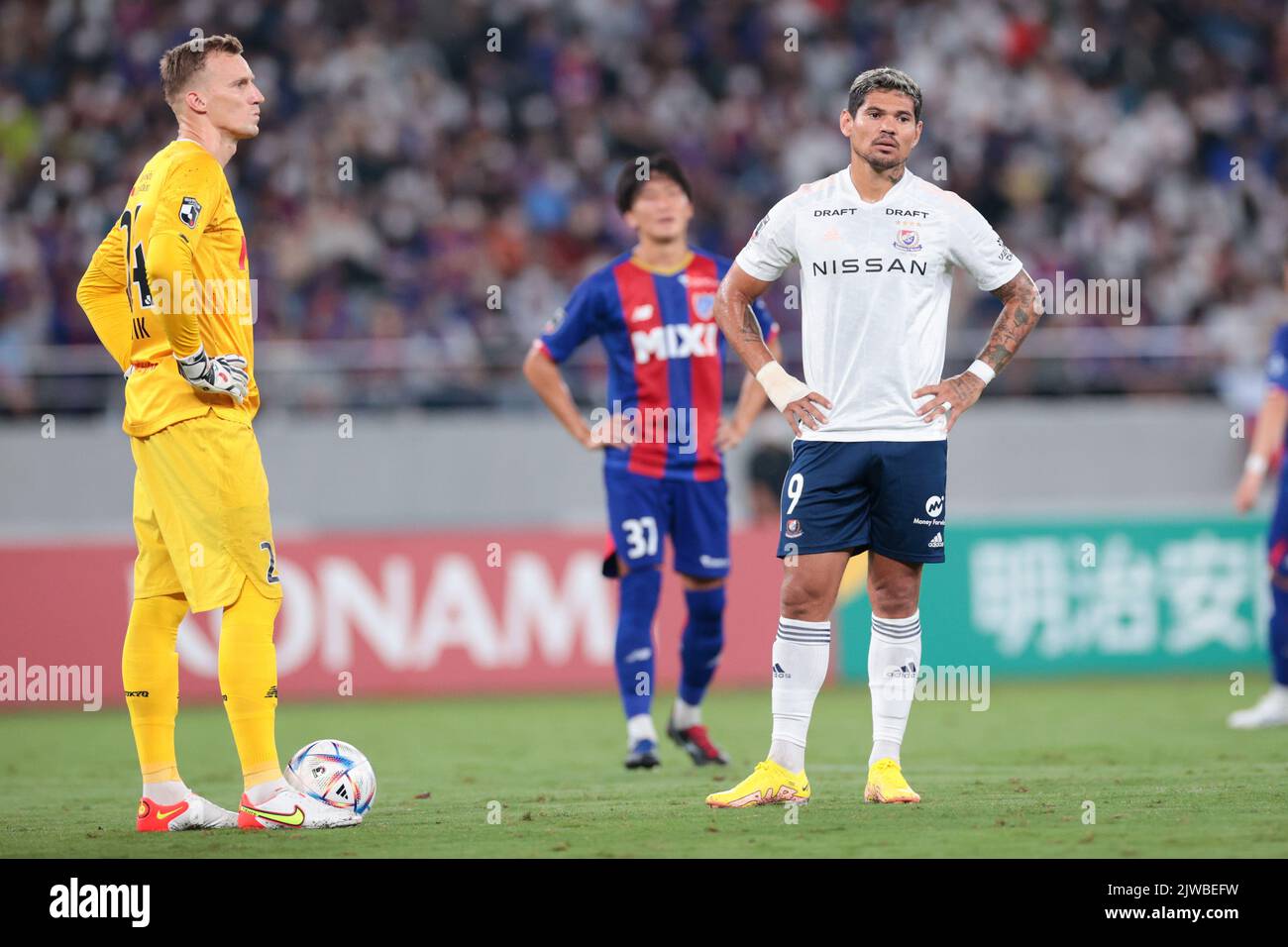 Tokyo, Japon. 3rd septembre 2022. (G-D) Jakub Slowik (FC Tokyo), Leo Ceara (F.Marinos) football : 2022 J1 match de ligue entre FC Tokyo 2-2 Yokohama F.Marinos au stade Ajinomoto à Tokyo, Japon . Credit: AFLO SPORT/Alay Live News Banque D'Images