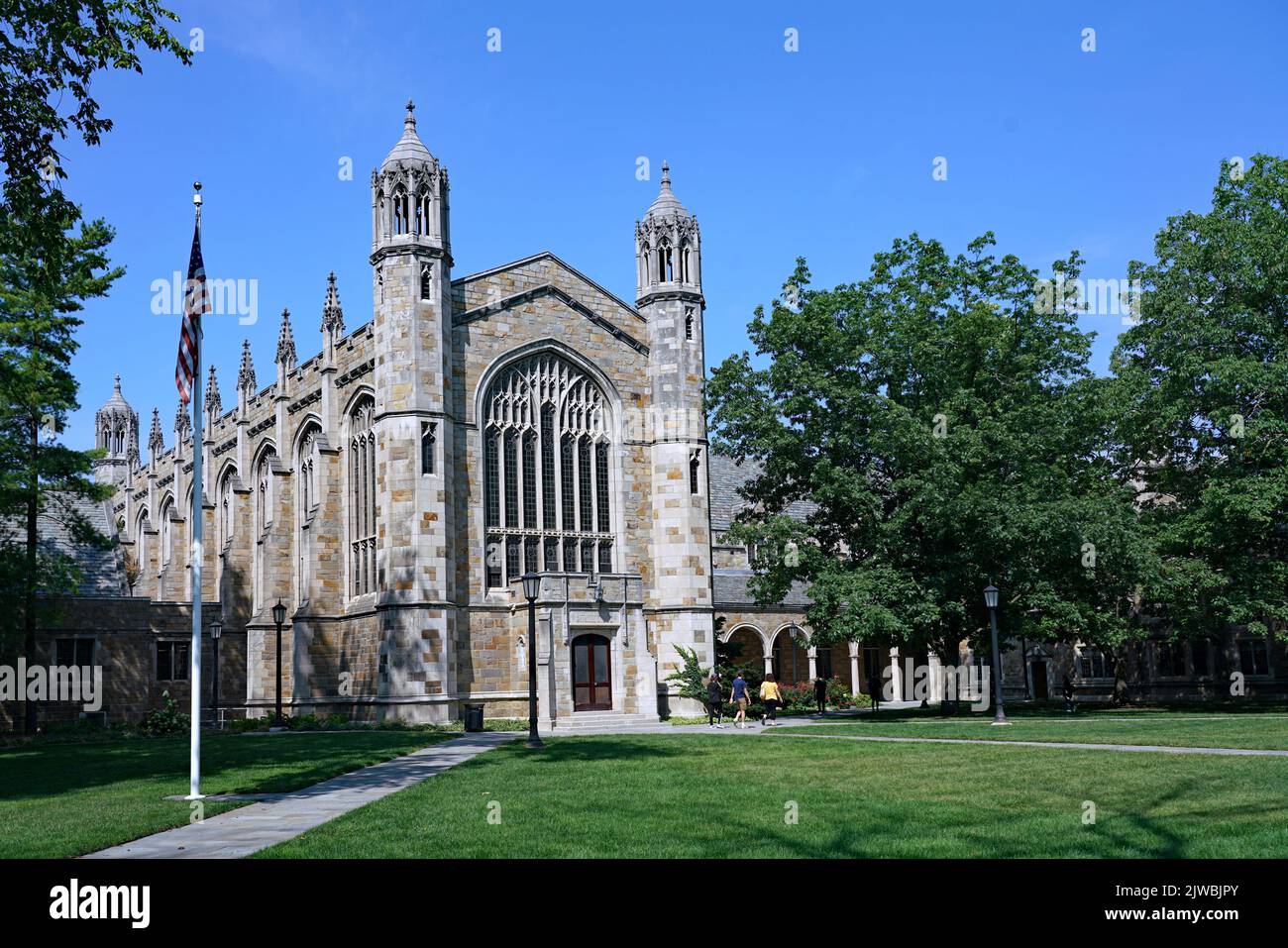 Ann Arbor, Michigan, États-Unis - août 2022 : bâtiment d'université en pierre calcaire avec ornementation gothique ornée Banque D'Images