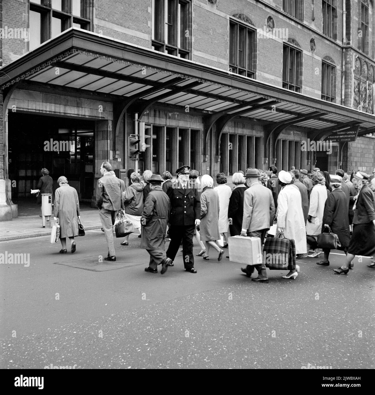 Image d'un passage piéton pour la station N.S Amsterdam et al. À Amsterdam. Banque D'Images