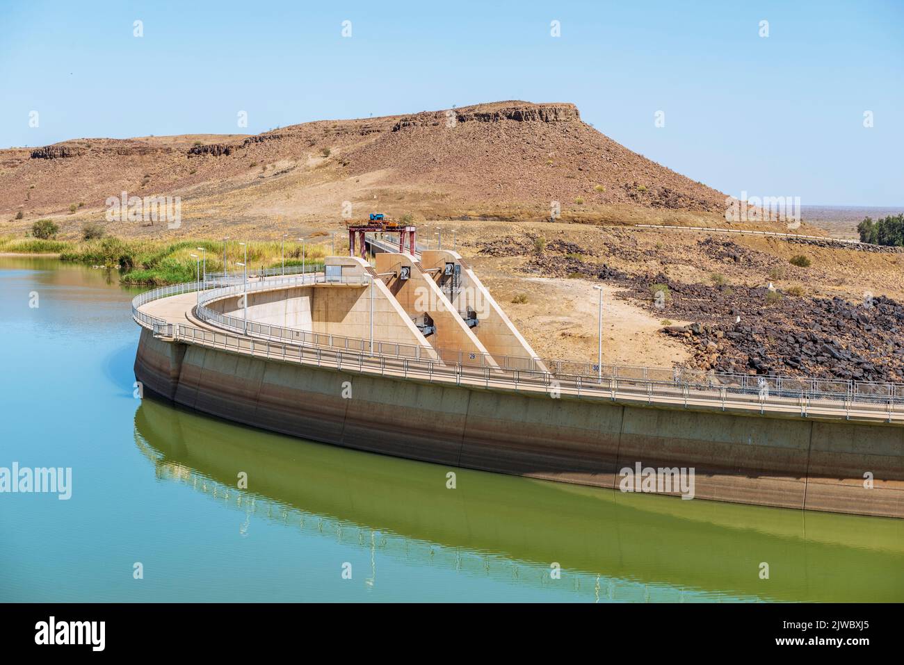 Barrage d'eau de la rivière Fish en Namibie par saison sèche Banque D'Images