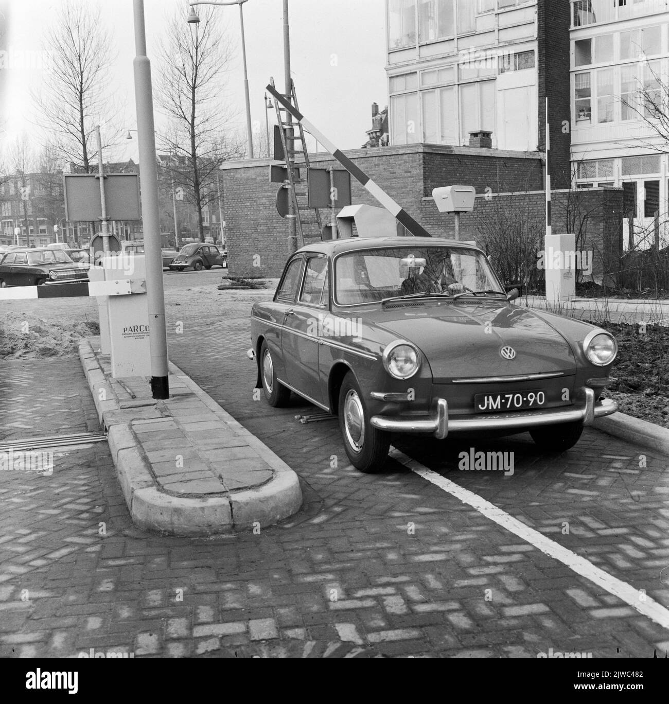 Image de la porte d'entrée de la Stationsparkomatic (place de stationnement payante) à Rotterdam. Banque D'Images