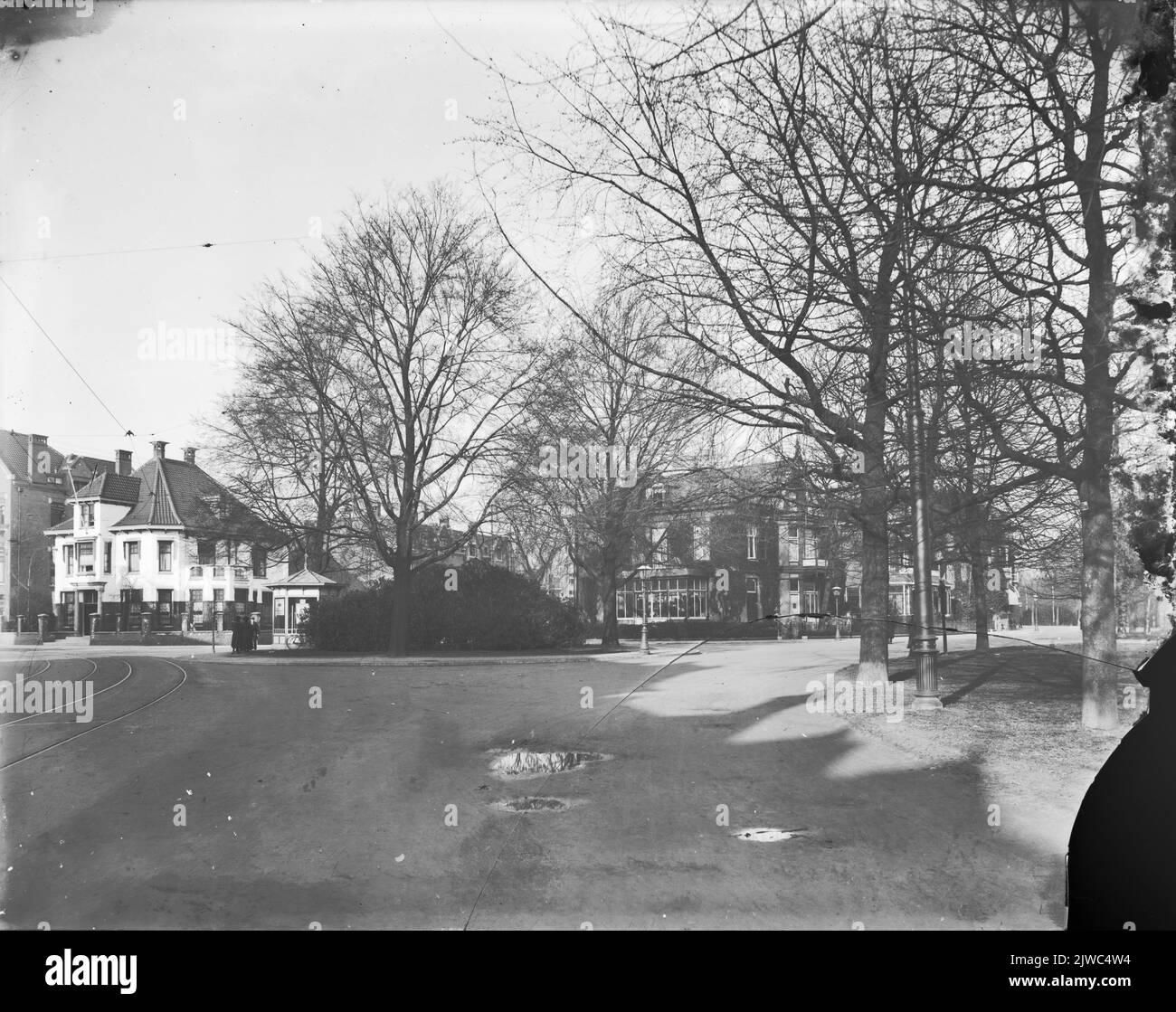 Vue sur le rond-point du Wilhelminapark à Utrecht, sur la Burgemeester Reigerstraat. Banque D'Images