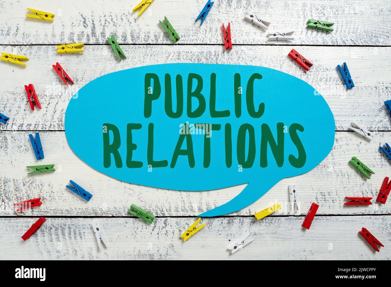 Signe d'écriture manuelle Relationspractice public gérant la diffusion d'informations entre les individus. Mot pour pratique de gestion de la diffusion d'informations entre Banque D'Images