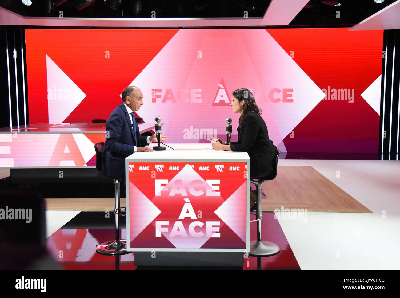 Eric Zemmour est interviewé par Apolline de Malherbe sur le CMR/BFMTV à Paris, France sur 5 septembre 2022. Photo d'Alain Apaydin/ABACAPRESS.COM Banque D'Images