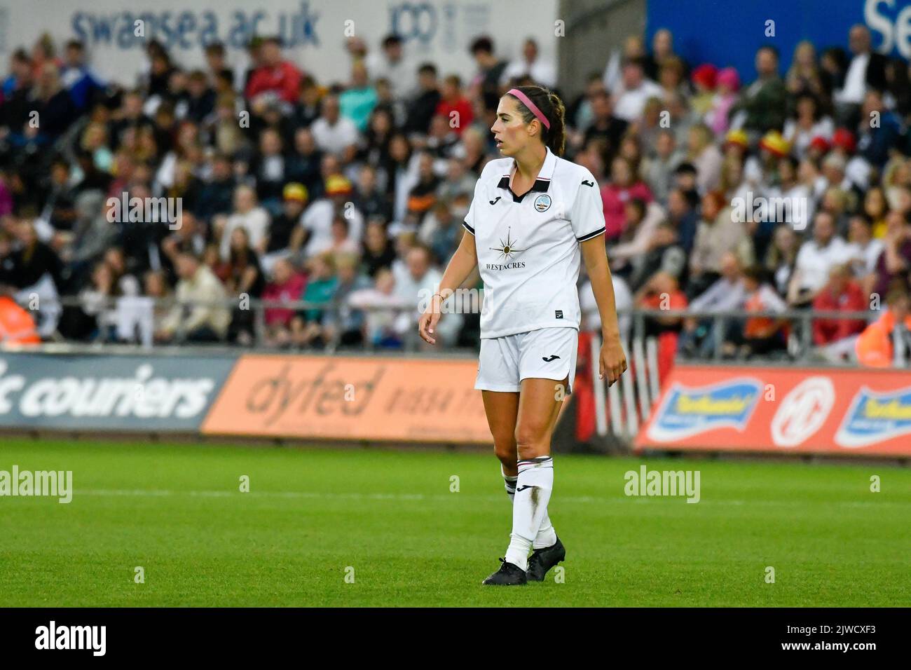 Swansea, pays de Galles. 4 septembre 2022. Katy Hosford de Swansea City Dames lors du match Genero Adran Premier entre Swansea City Dames et Cardiff a rencontré des femmes au Swansea.com Stadium de Swansea, pays de Galles, Royaume-Uni, le 4 septembre 2022. Crédit : Duncan Thomas/Majestic Media. Banque D'Images