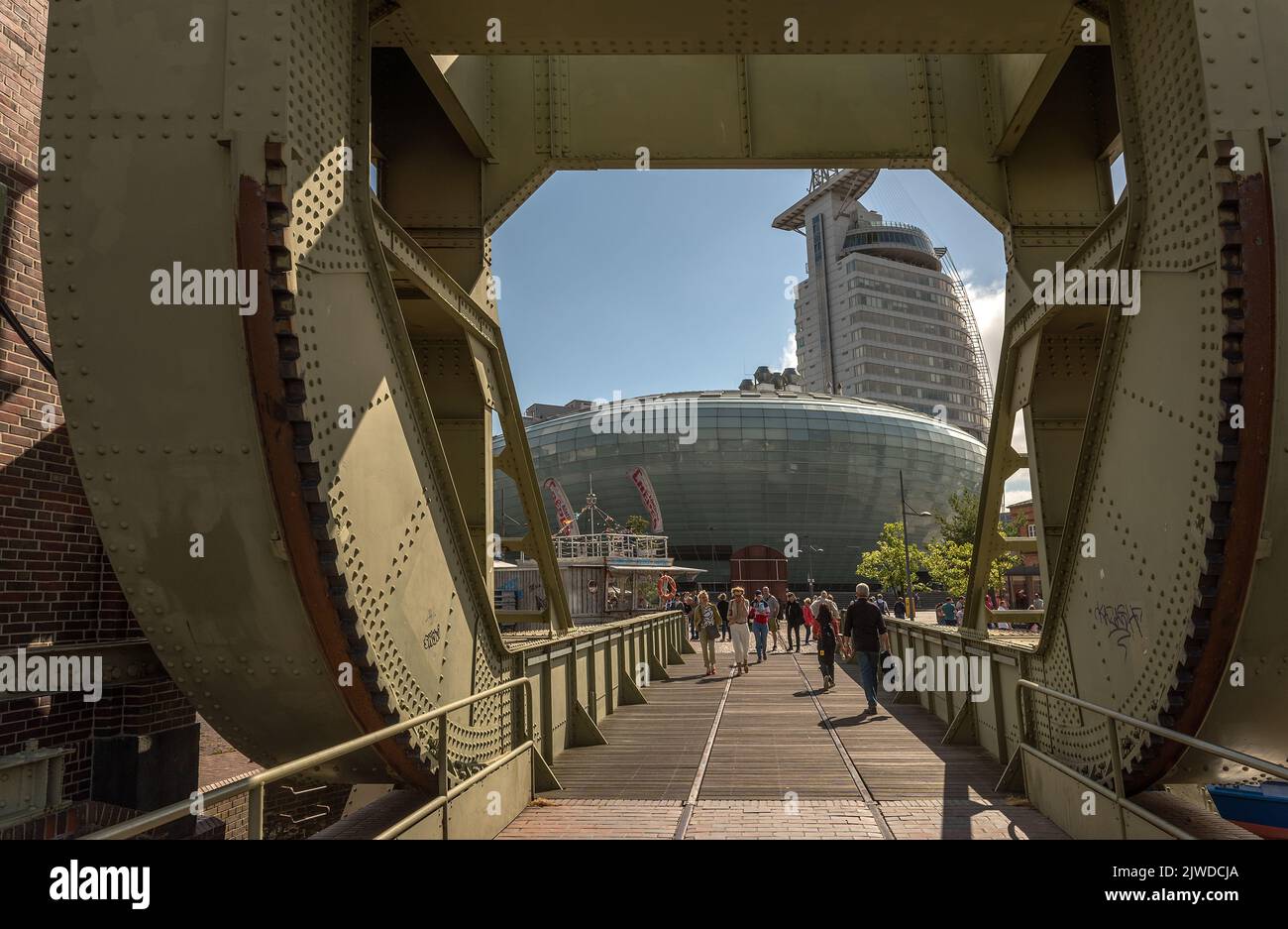 Habitants du quartier maritime Hafenwelten, Bremerhaven, Allemagne Banque D'Images Habitants du quartier maritime Hafenwelten, Bremerhaven, Allemagne Banque D'Images