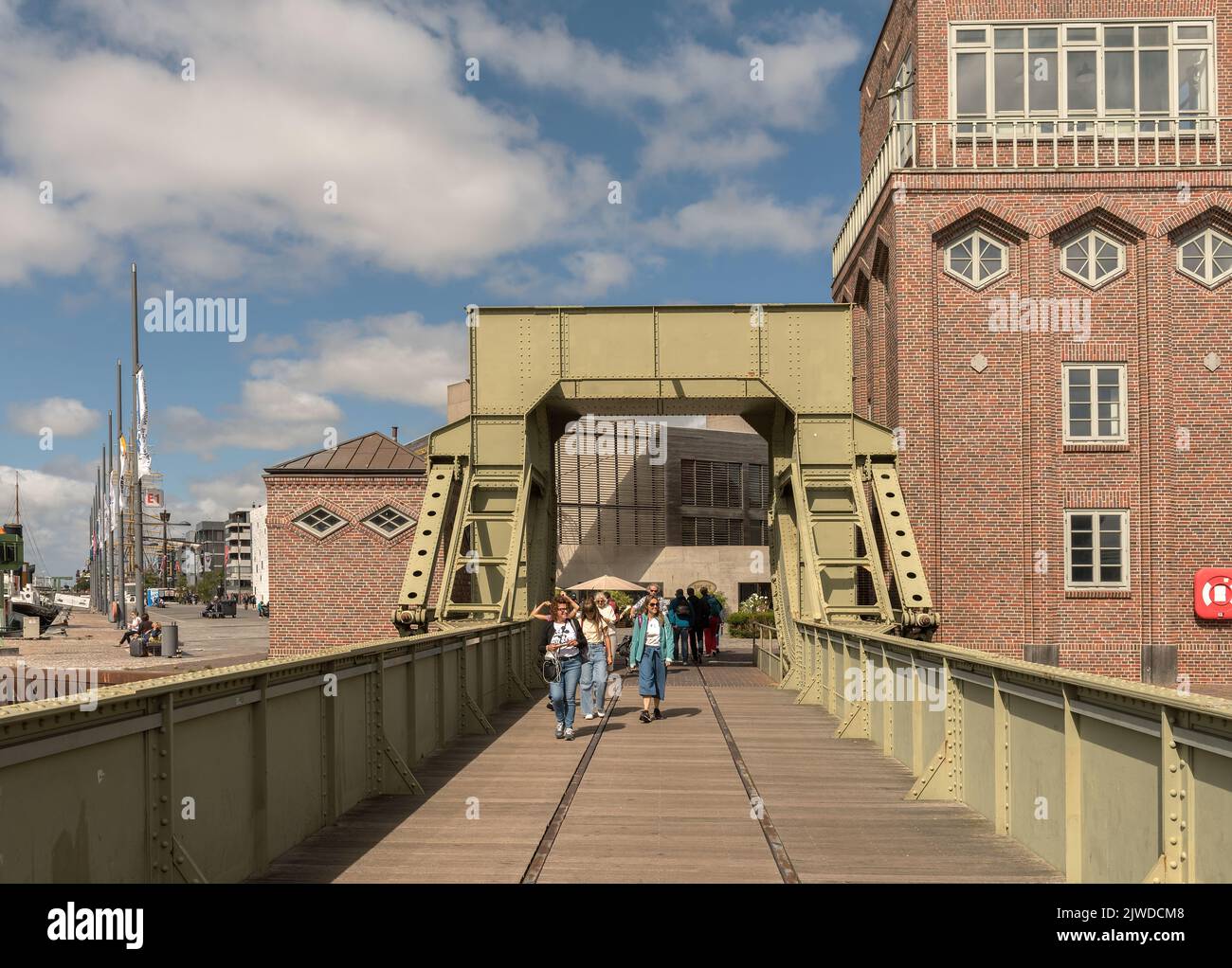 Habitants du quartier maritime Hafenwelten, Bremerhaven, Allemagne Banque D'Images Habitants du quartier maritime Hafenwelten, Bremerhaven, Allemagne Banque D'Images