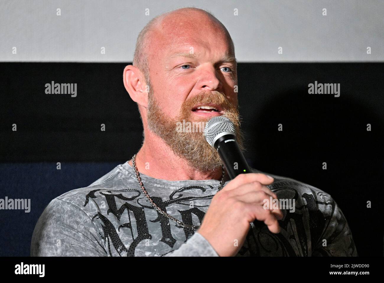 L'acteur suédois Magnus Samuelsson parle lors de la conférence de presse après la projection journalistique du film Jan Zizka, l'un des films les plus chers de l'histoire tchèque, à Prague, République tchèque, 5 septembre 2022. (CTK photo/vit Simanek) Banque D'Images L'acteur suédois Magnus Samuelsson parle lors de la conférence de presse après la projection journalistique du film Jan Zizka, l'un des films les plus chers de l'histoire tchèque, à Prague, République tchèque, 5 septembre 2022. (CTK photo/vit Simanek) Banque D'Images