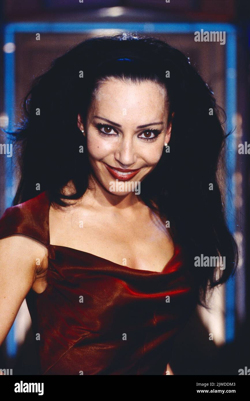 ZDF Hitparade, Musikssendung, Deutschland, 1998, Auftritt der deutschen Schlager RAP Sängerin Almaria. ZDF Hitparade, émission de musique télévisée, Allemagne, 1998, représentation de la chanteuse allemande Schleger RAP Almaria. Banque D'Images