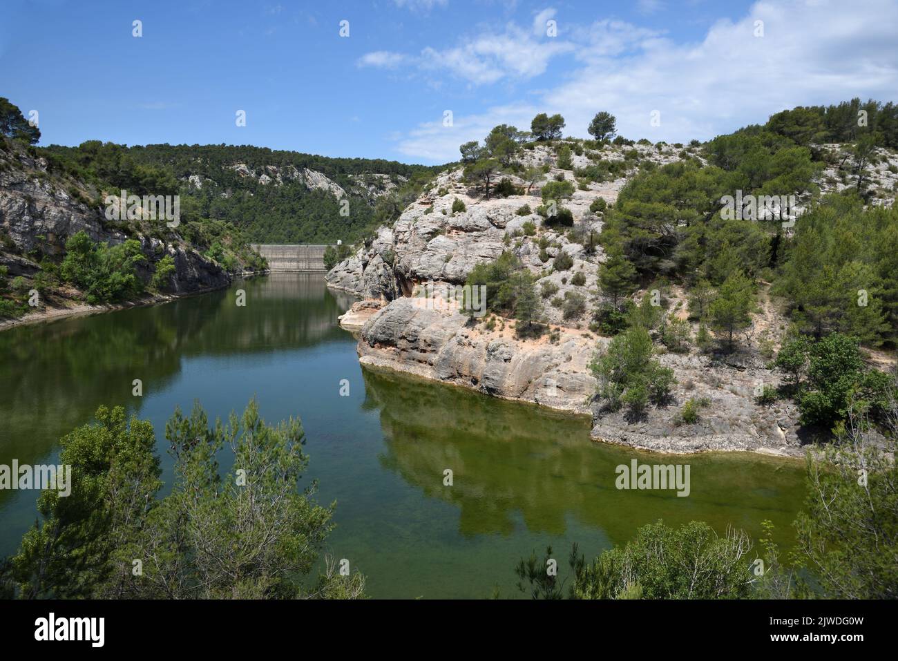 Lac Zola ou Lac Zola dans la réserve naturelle de la montagne Sainte victoire Aix-en-Provence Provence Provence France Banque D'Images