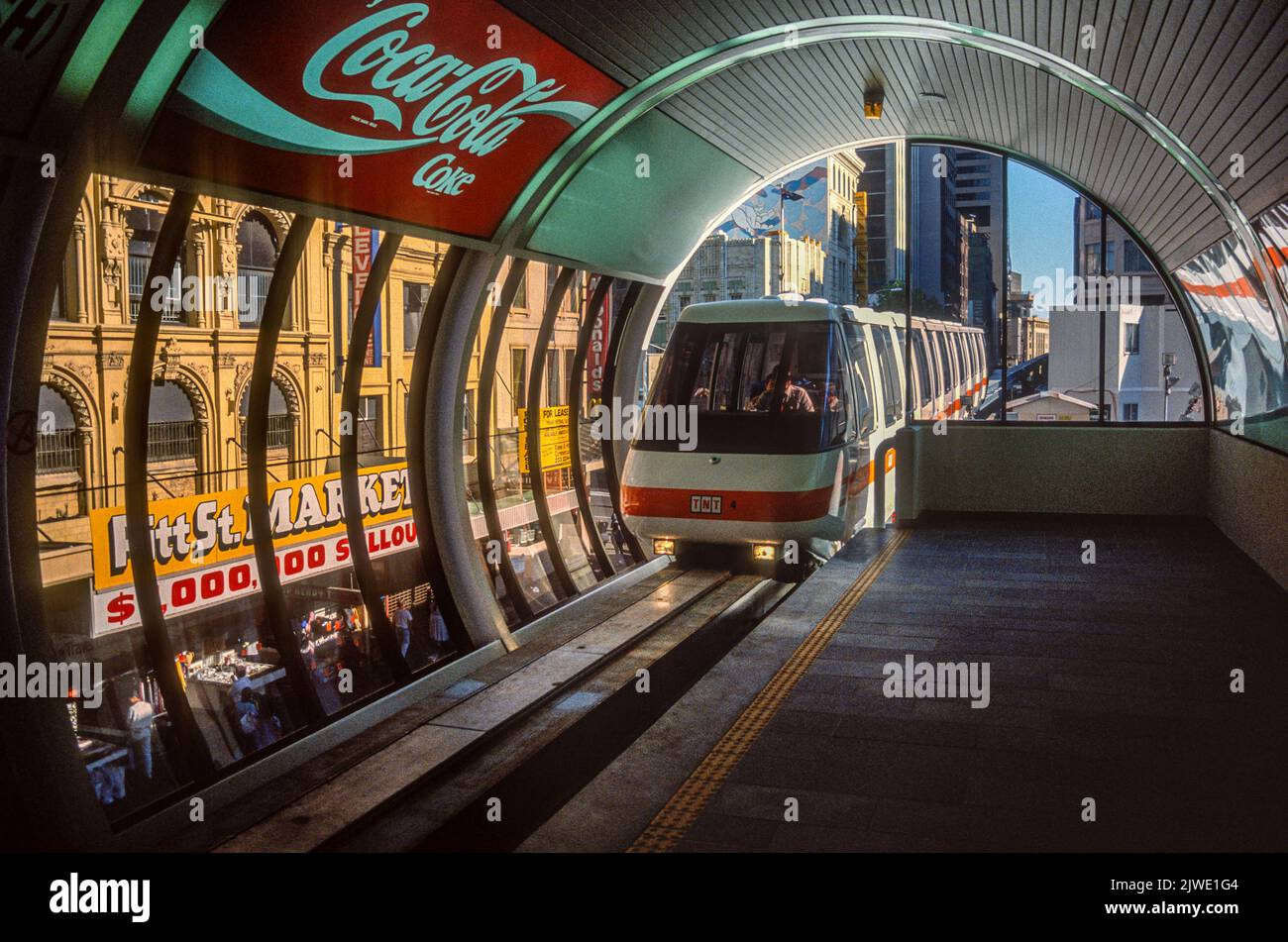 Le monorail TNT Habourlink sur Pitt Street en 1988, Sydney, Australie Banque D'Images