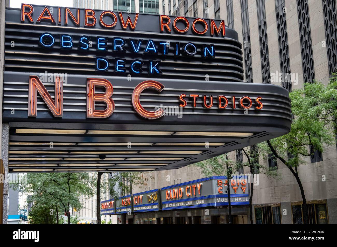 Publicité Marquee au Rockefeller Center, New York City, États-Unis Banque D'Images