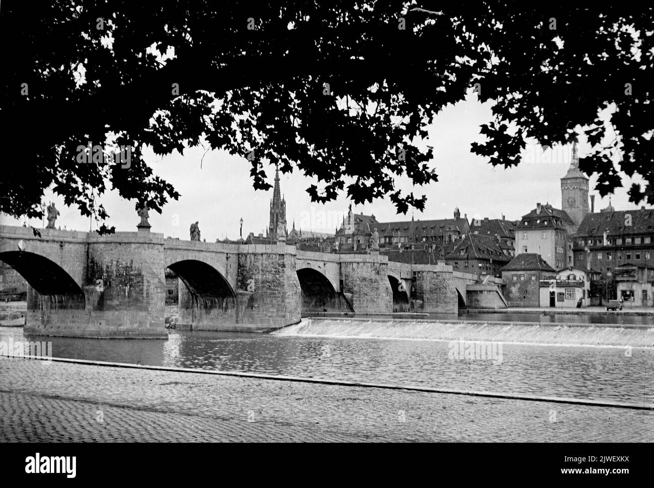 L'ancien pont principal Wurzburg, Allemagne. Rivière main 1933 Deutschland Banque D'Images