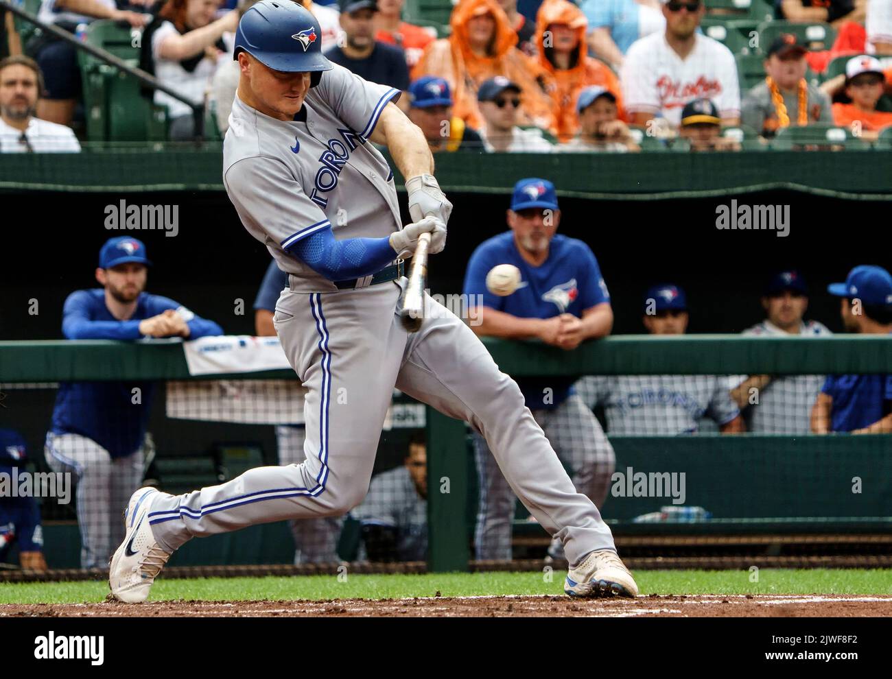 Baltimore, États-Unis. 05th septembre 2022. BALTIMORE, MD - SEPTEMBRE 05 : le troisième bassiste des Blue Jays de Toronto Matt Chapman (26) à la chauve-souris dans le deuxième repas lors d'un match de MLB entre les Orioles de Baltimore et les Bluejays de Toronto sur 05 septembre 2022, au parc Orioles à Camden yards, à Baltimore, Maryland. (Photo de Tony Quinn/SipaUSA) crédit: SIPA USA/Alay Live News Banque D'Images