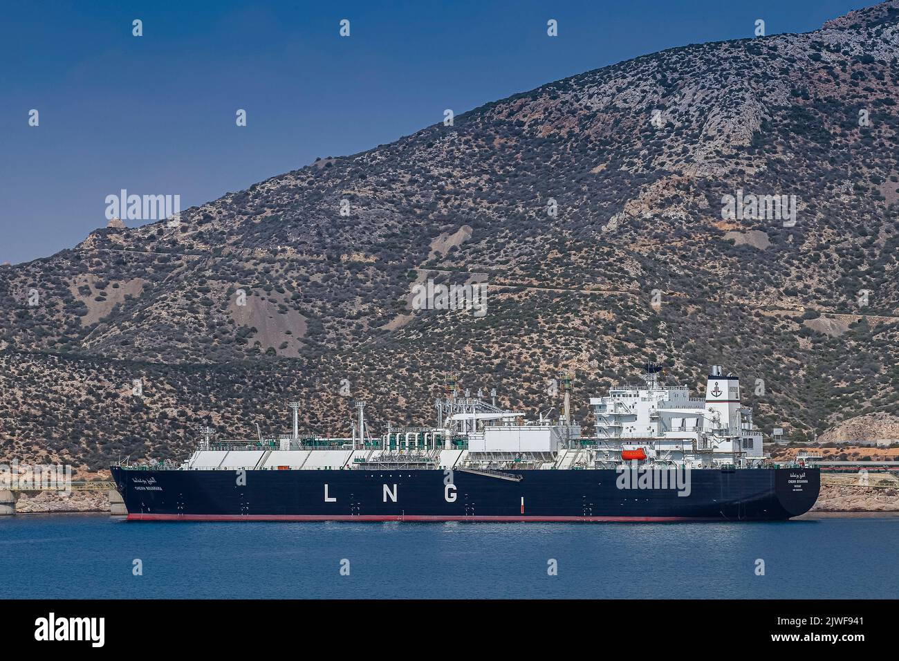 Cartagena, Espagne. Le bateau à gaz Cheikh Bouamama dans la Valle de Escombreras pour décharger le gaz. ABEL F. ROS/stock d'Alamy Banque D'Images