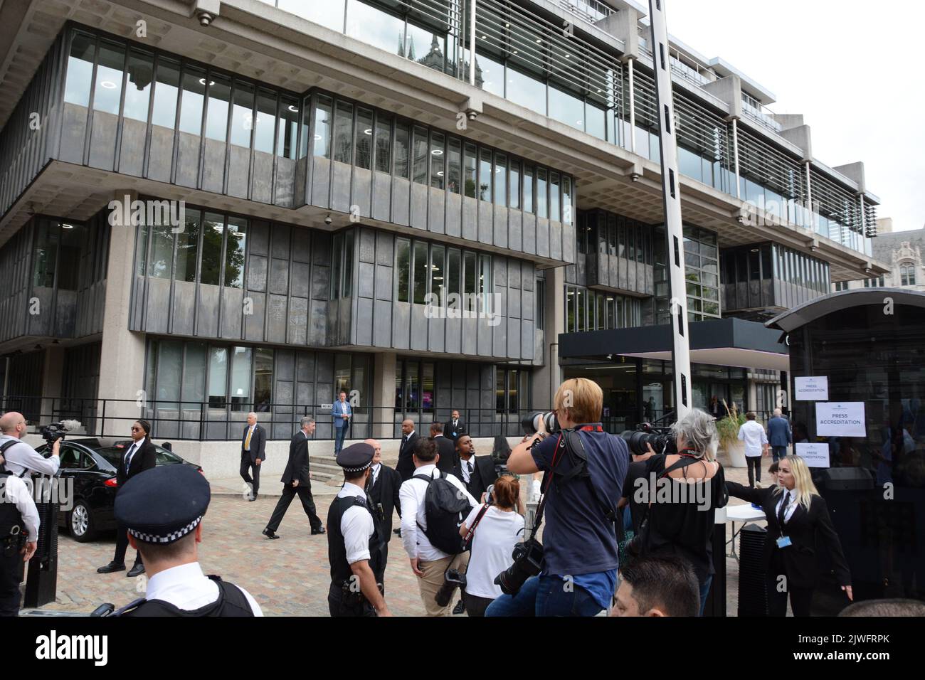 La course à la direction des Tory arrive à un chef et les députés et les membres du parti se réunissent au QEII Centre à Westminster le 5th septembre 2022 pour entendre le résultat. Banque D'Images