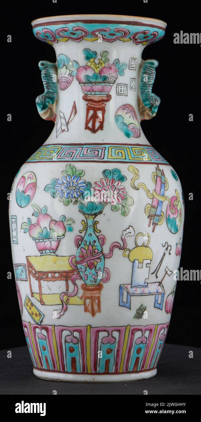 Petit vase ovoïde avec deux poignées. Inconnu, artisan Banque D'Images