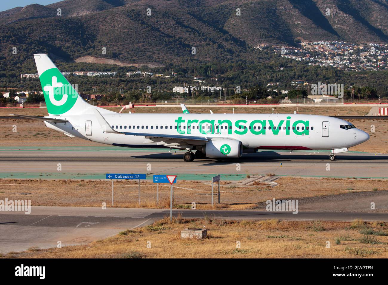 Un Boeing 737-800 Transavia France au départ de l'aéroport de Malaga Costa del sol.Transavia France est une compagnie aérienne française à bas prix détenue par Air France et Transavia Airlines basée à l'aéroport Paris-Orly. Elle partage sa conception d'entreprise, son site Web et son modèle d'exploitation avec sa société mère néerlandaise, Transavia. Banque D'Images