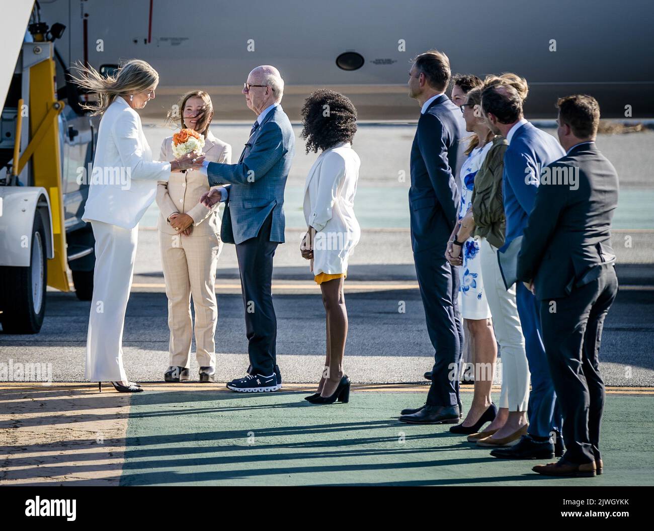 2022-09-06 02:28:10 SAN FRANCISCO - la reine Maxima arrive à l'aéroport international de San Francisco, où elle est accueillie par, entre autres, Eleni Kounalakis, lieutenant-gouverneur de Californie et l'ambassadeur Andre Haspels de Washington. La Reine effectue une visite de travail de quatre jours aux États-Unis. Le voyage est principalement dominé par les relations économiques. ANP BART MAAT pays-bas hors - belgique hors Banque D'Images