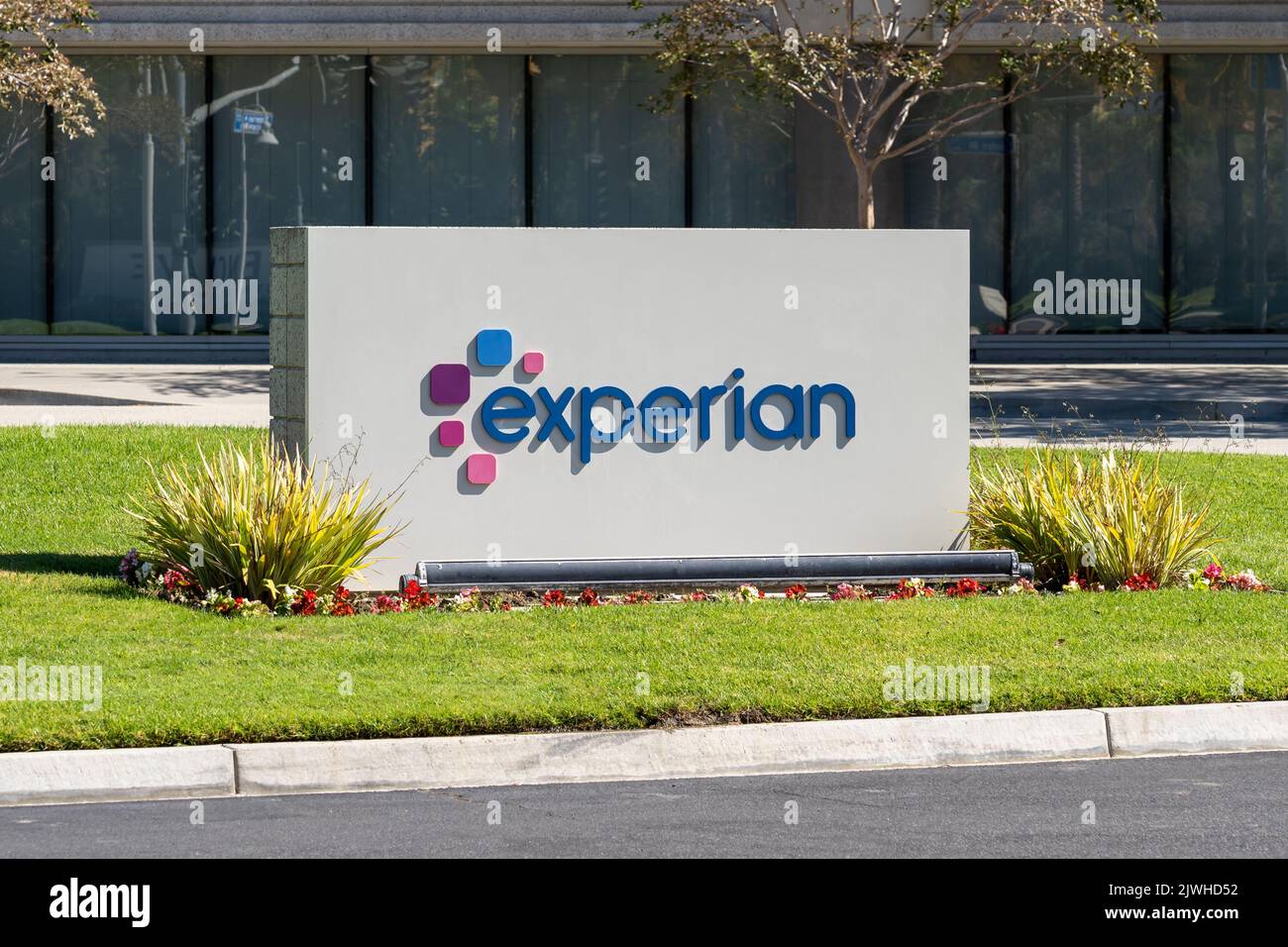 Costa Mesa, Californie, États-Unis - 10 juillet 2022 : Siège d'Experian Amérique du Nord à Costa Mesa, Californie, États-Unis. Banque D'Images