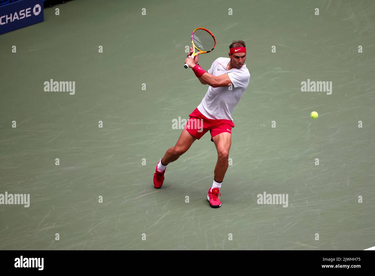 NEW YORK, NY - SEPTEMBRE 5 : Rafael Nadal avec, au cours de son quatrième tour de perte à American Frances Tiafoe à l'US Open à l'USTA Billie Jean King National tennis Center sur 5 septembre 2022 dans la ville de New York. ( Credit: Adam Stoltman / Alamy Live News Banque D'Images