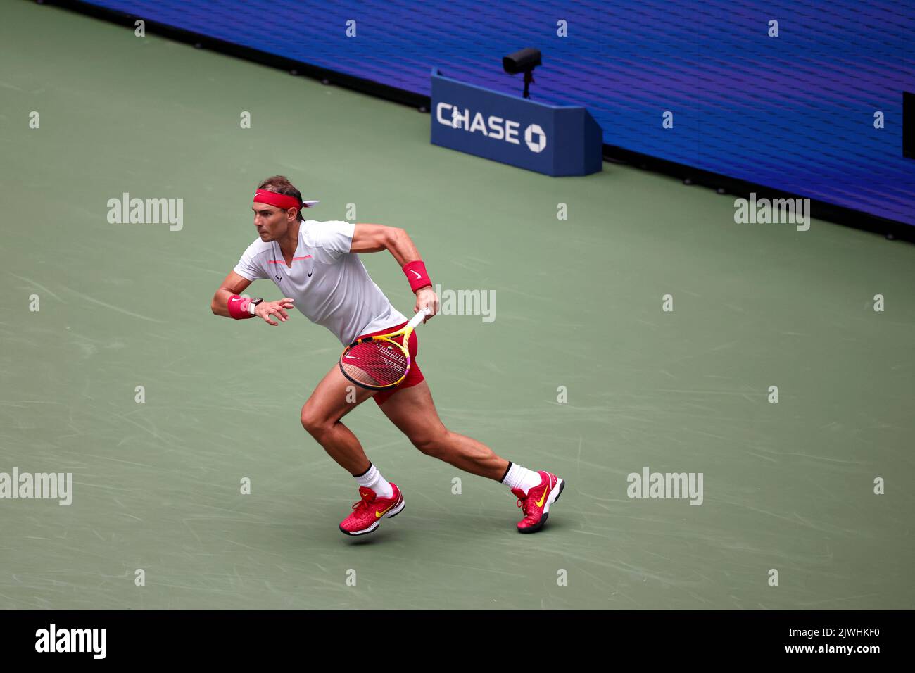 NEW YORK, NY - SEPTEMBRE 5 : Rafael Nadal avec, au cours de son quatrième tour de perte à American Frances Tiafoe à l'US Open à l'USTA Billie Jean King National tennis Center sur 5 septembre 2022 dans la ville de New York. ( Credit: Adam Stoltman / Alamy Live News Banque D'Images