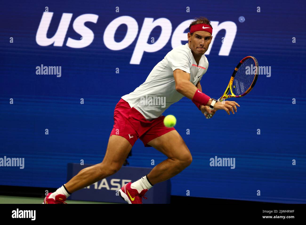 NEW YORK, NY - SEPTEMBRE 5 : Rafael Nadal avec, au cours de son quatrième tour de perte à American Frances Tiafoe à l'US Open à l'USTA Billie Jean King National tennis Center sur 5 septembre 2022 dans la ville de New York. ( Credit: Adam Stoltman / Alamy Live News Banque D'Images