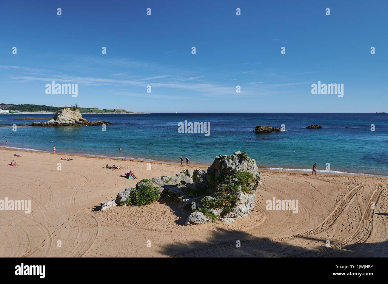 Vue d'été de la plage El Camello, Santander, Cantabria, Espagne, Europe Banque D'Images
