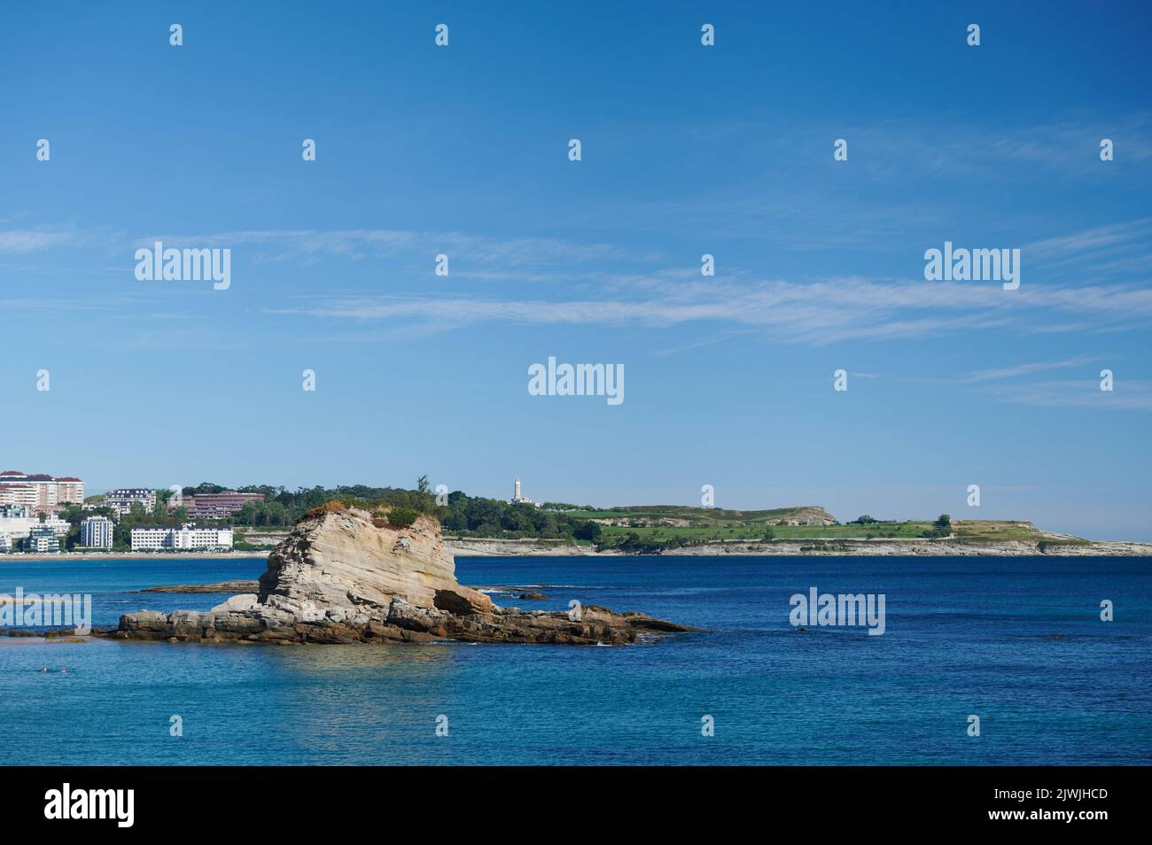 Vue d'été de la plage El Camello, Santander, Cantabria, Espagne, Europe Banque D'Images