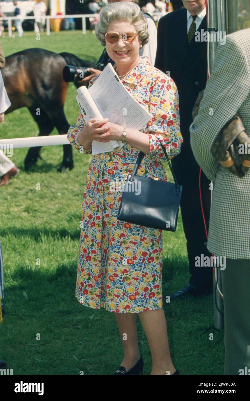 La Reine souriant au Royal Windsor Horse Show 1992 Banque D'Images