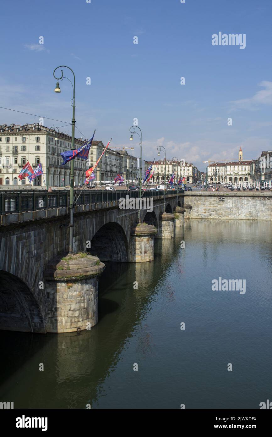 Ponte Vittorio Emanuele I et le fleuve po à Turin, Italie Banque D'Images