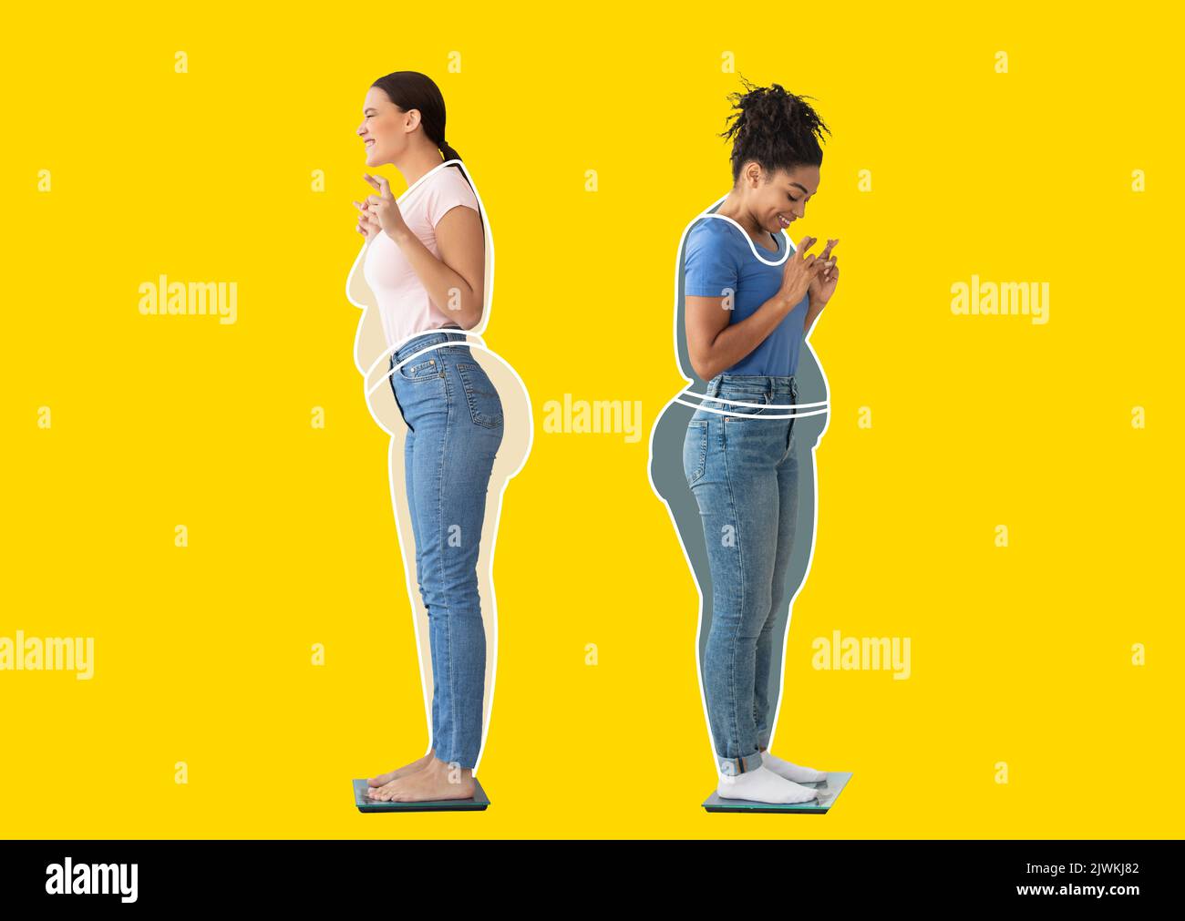 Jeunes femmes noires et européennes inspirées, femmes grasses dessinées autour, avec les doigts croisés contrôlant le poids sur les balances Banque D'Images