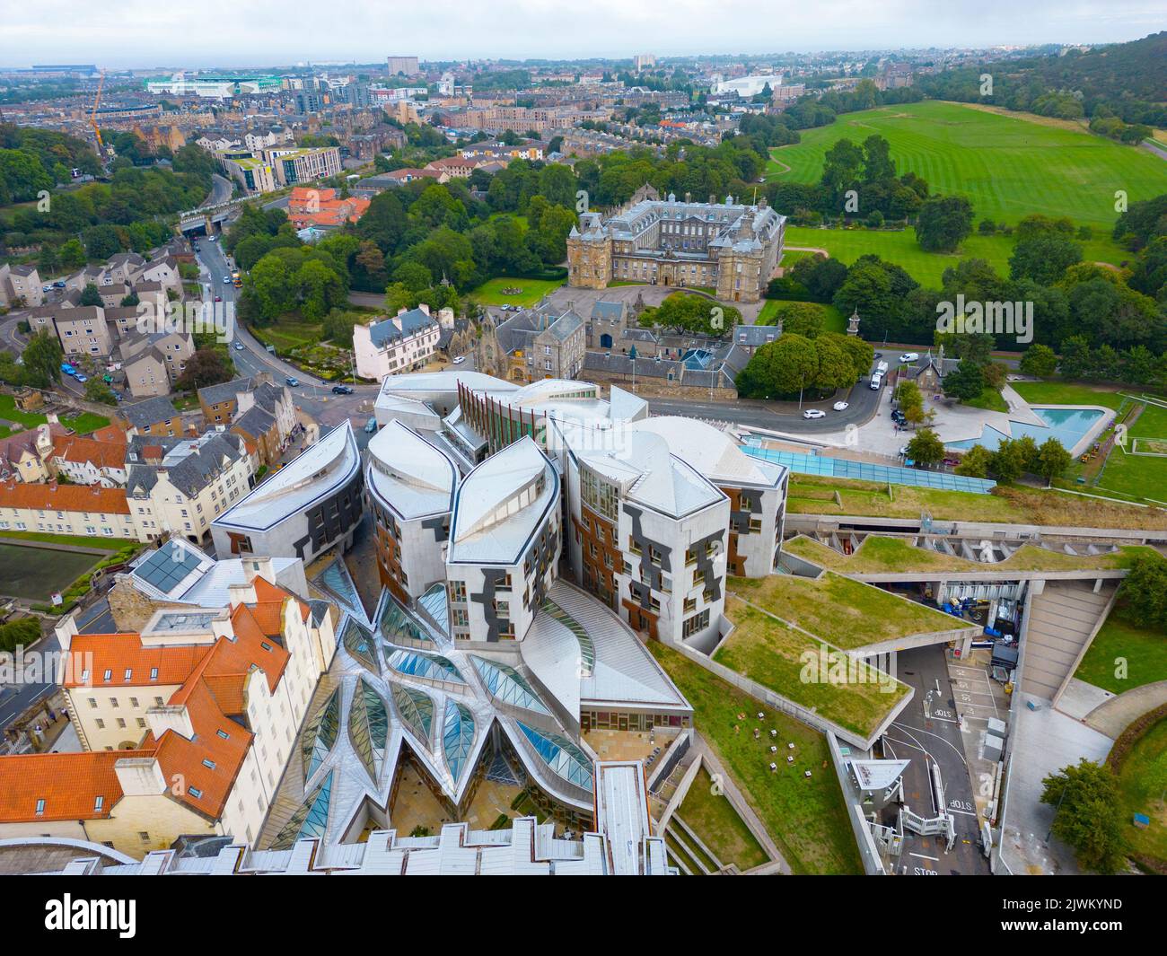 Vue aérienne du bâtiment du Parlement écossais à Holyrood à Édimbourg, Écosse, Royaume-Uni Banque D'Images