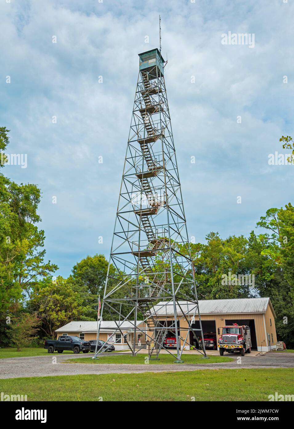 Tour de feu à une station de feu de forêt de Floride près de Live Oak, Floride. Banque D'Images