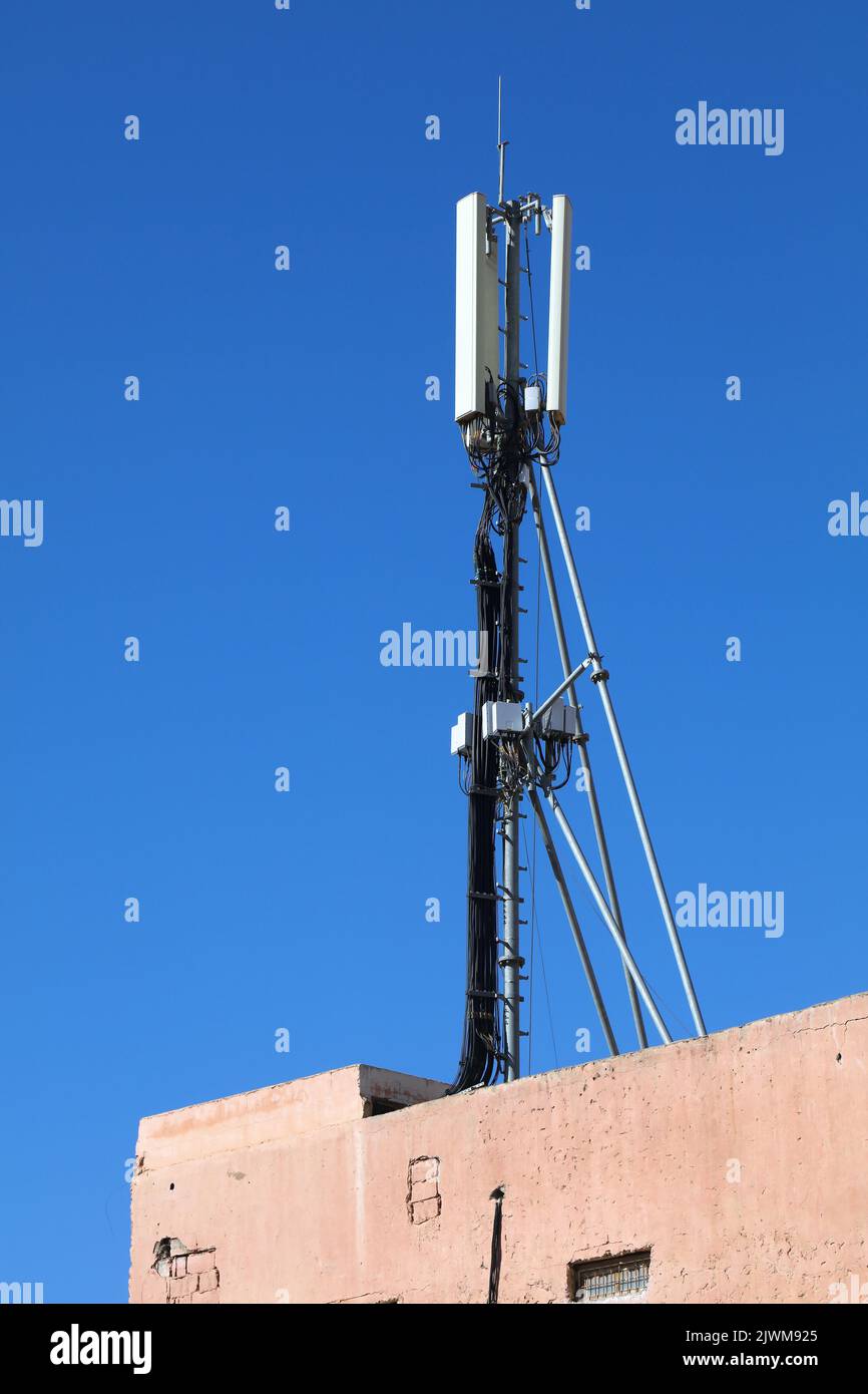 Station de base au Maroc. Émetteurs de téléphones portables à Rabat, Maroc. Banque D'Images