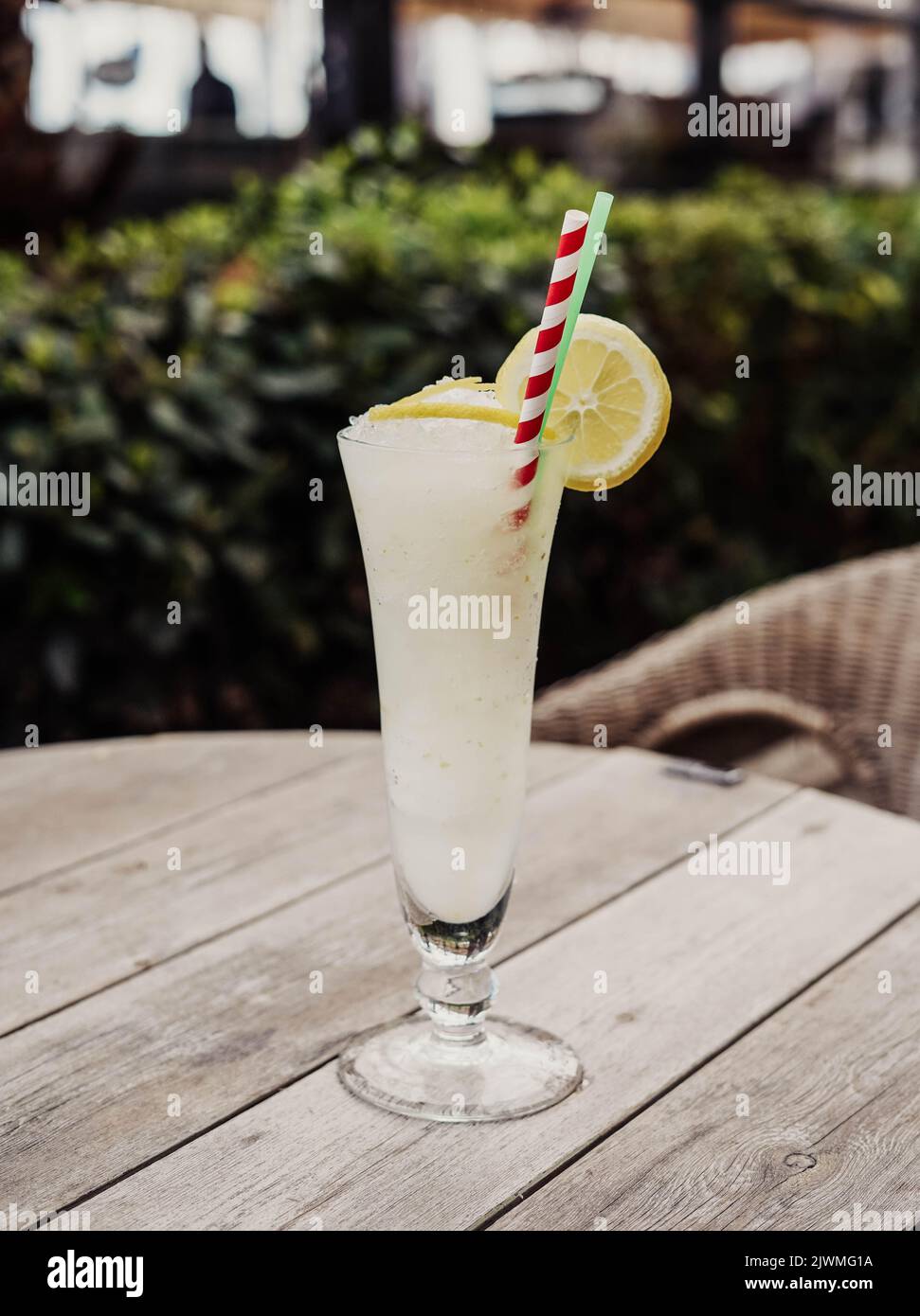 Un cocktail de batida de noix de coco surgelé au rhum Banque D'Images