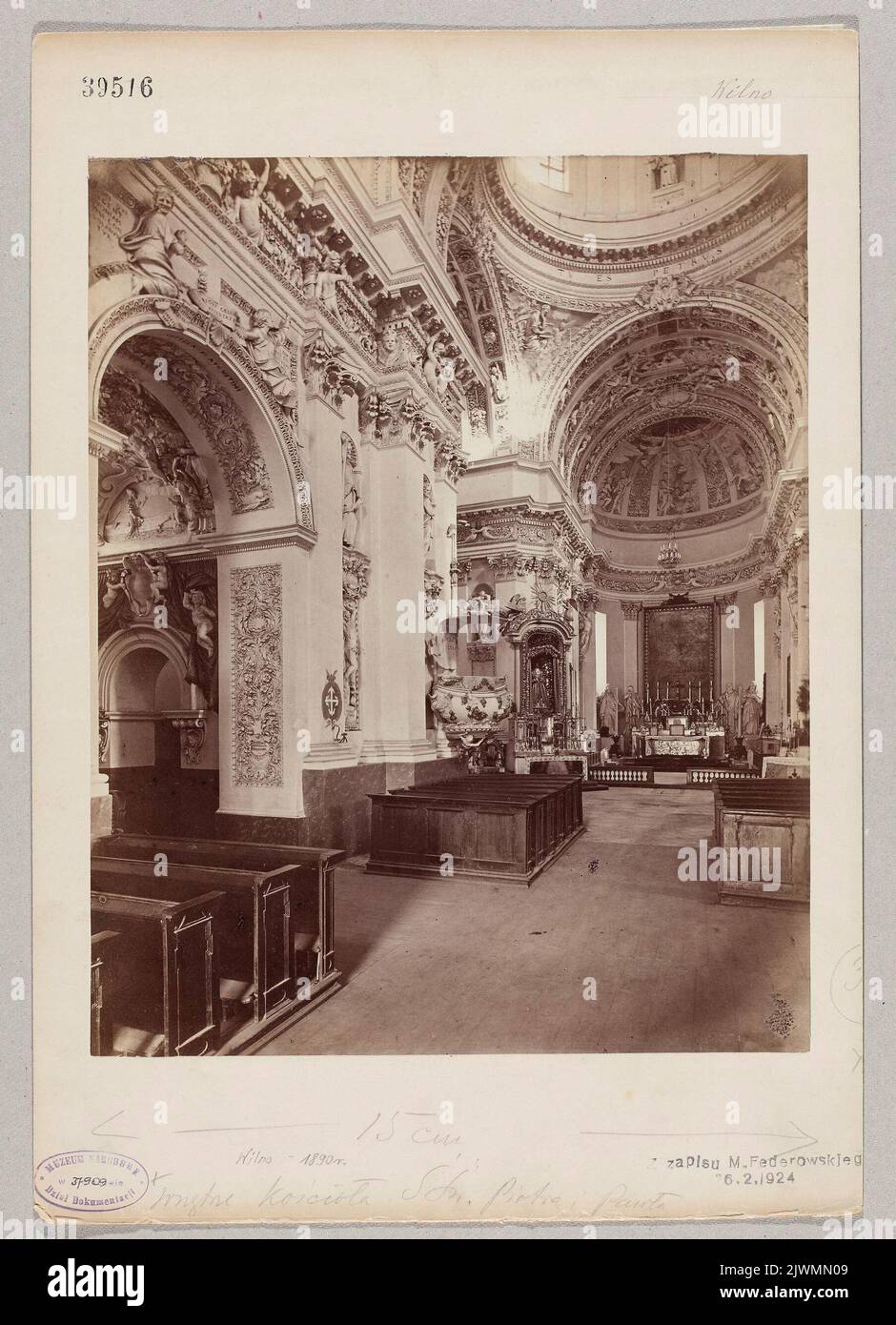 Vilnius - Église Saint-Pierre et Paul, nef centrale vers l'autel. Czechowicz, Józef (1818-1888), photographe Banque D'Images
